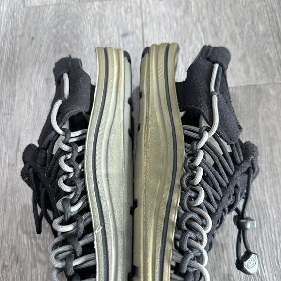 KEEN Uneek Bungee Cord Trail Hiking Sandals Water Shoes Men\'s Sz 10.5 Black Gray main image 12